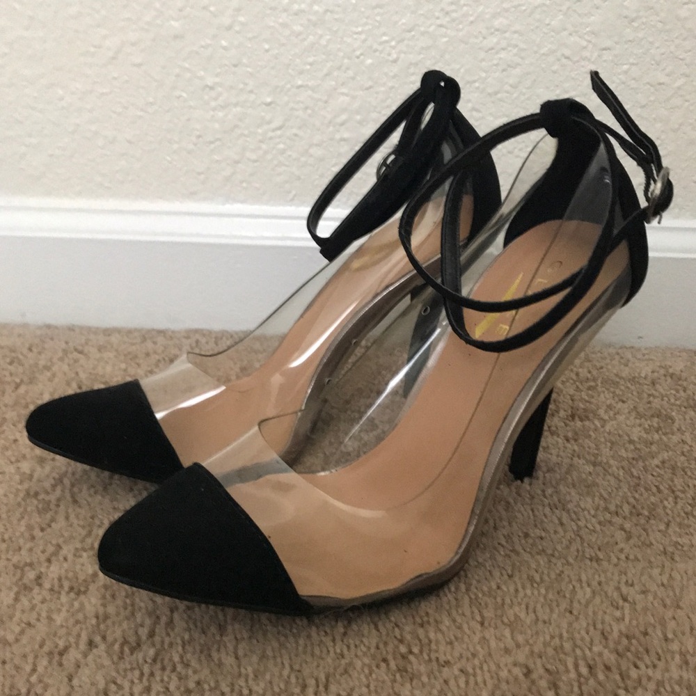 🌟New Listing🌟Black & Clear Pointed Strap Heel